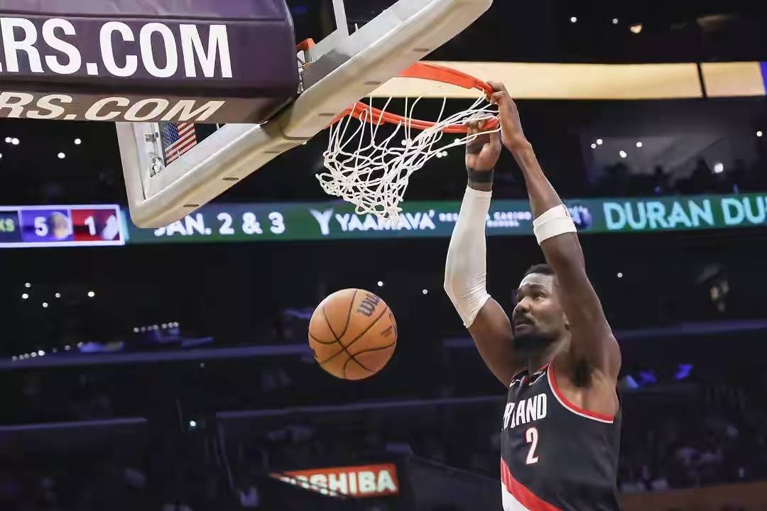 包含湖人B队血洗篮网，艾顿绝境逆转的词条