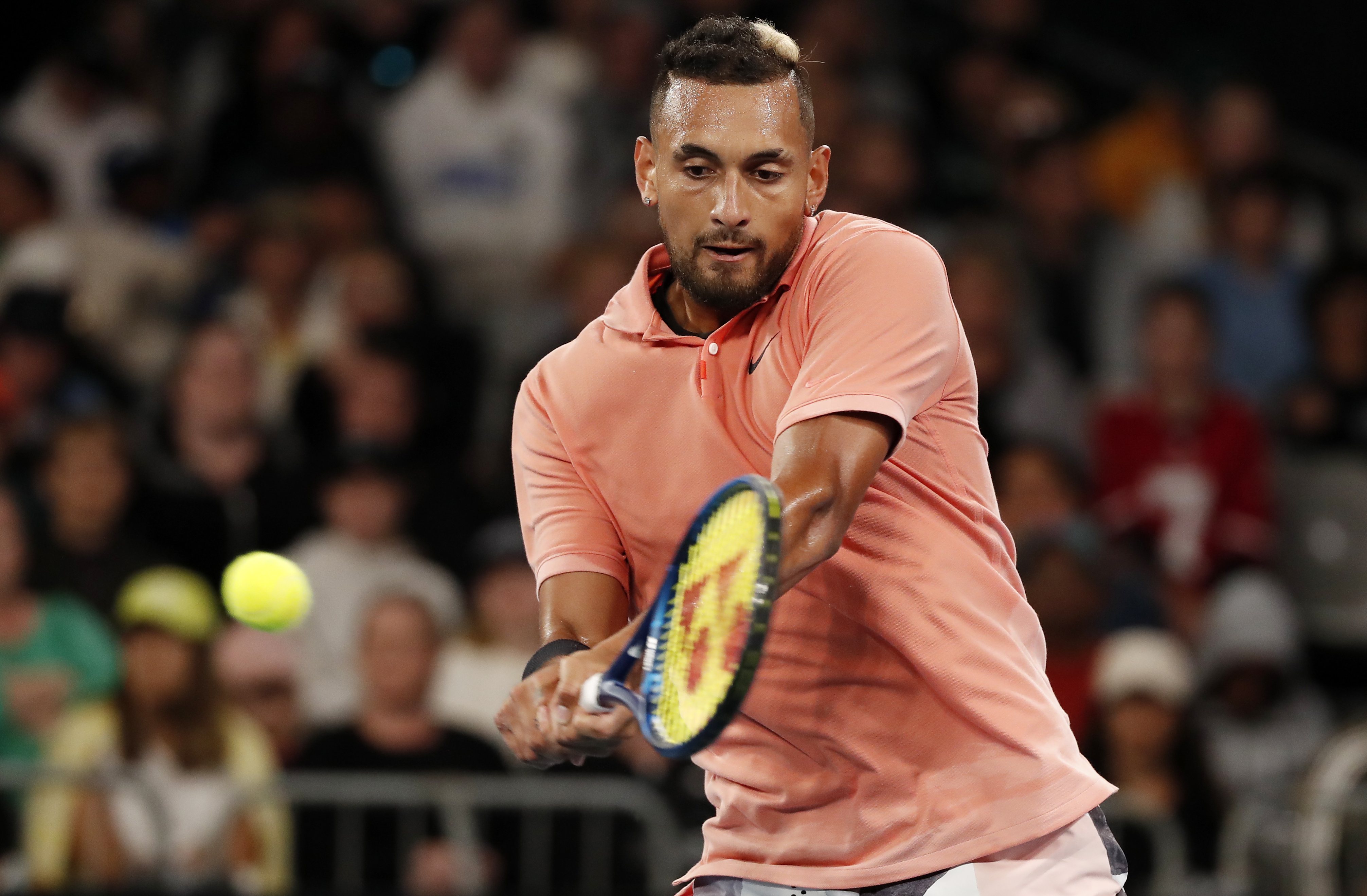 英国网球队险胜意大利网球队，克耶高斯统治全场