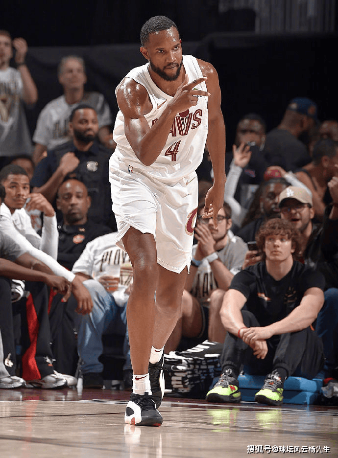 雷火电竞官网-墨西哥男篮横扫热火，米切尔一己之力扛起全队的简单介绍